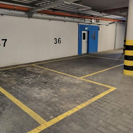 Apartament Em Klimatyzacja&Parking Rzeszów Exteriör bild