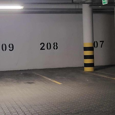 Apartament Em Klimatyzacja&Parking Rzeszów Exteriör bild