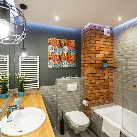 Apartament Em Klimatyzacja&Parking Rzeszów Exteriör bild