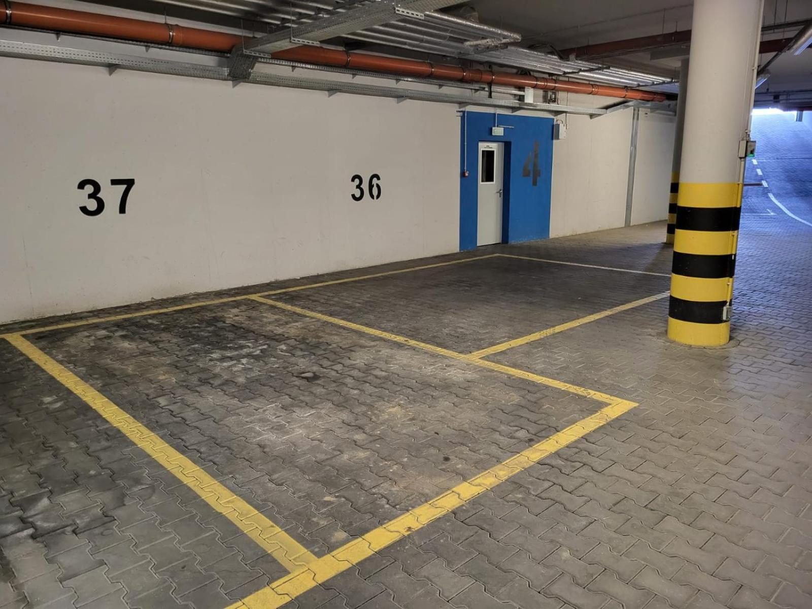 Apartament Em Klimatyzacja&Parking Rzeszów Exteriör bild