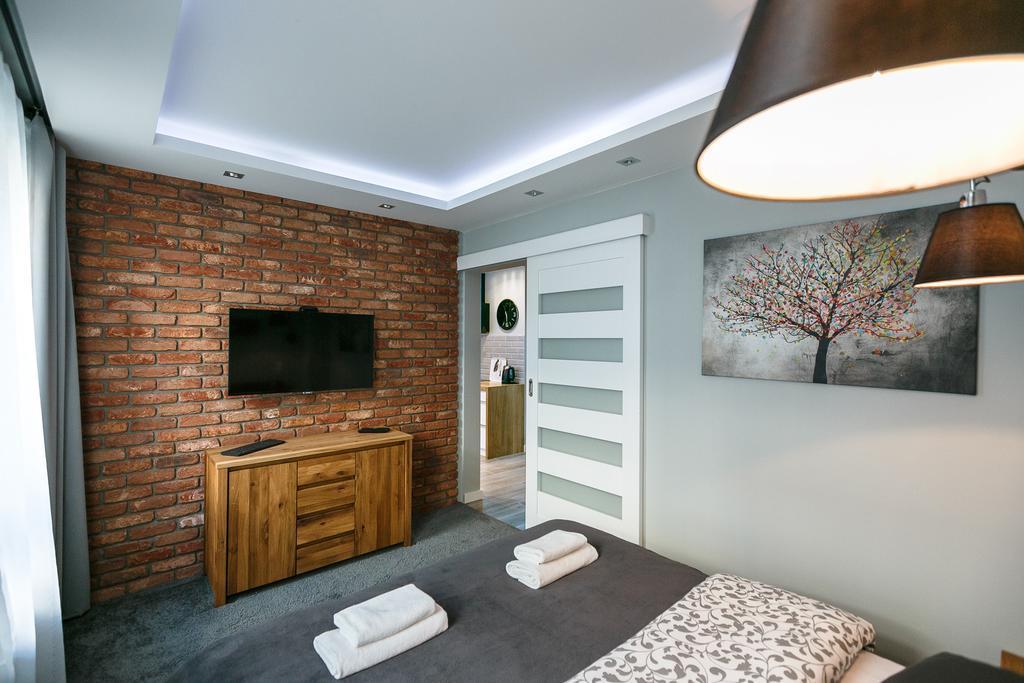 Apartament Em Klimatyzacja&Parking Rzeszów Exteriör bild