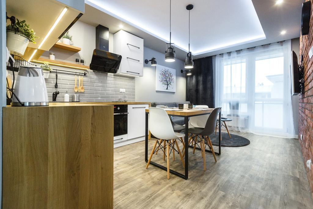 Apartament Em Klimatyzacja&Parking Rzeszów Exteriör bild